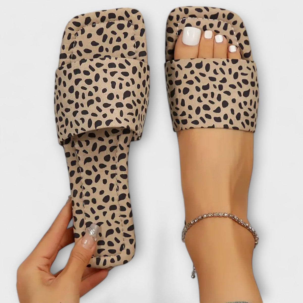 Blanca™ – Sandalia Safari Flat